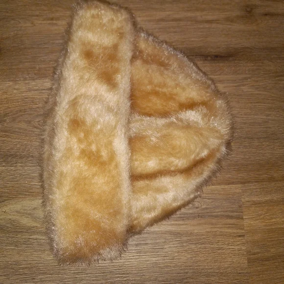 Faux Fur Hat - Picture 3 of 4